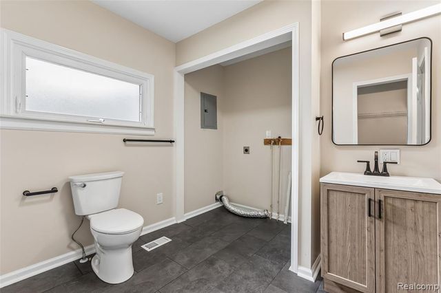1470 Donovan Street, Burton, MI 48529