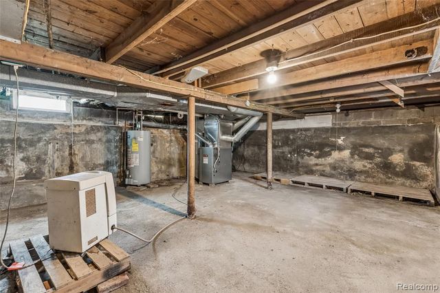 1470 Donovan Street, Burton, MI 48529