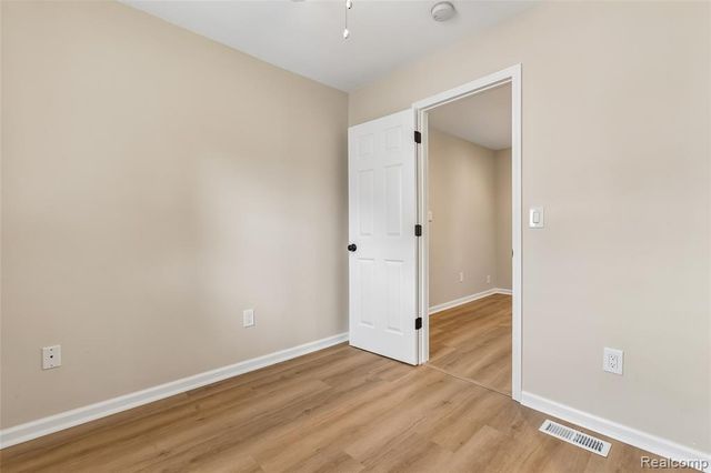 1470 Donovan Street, Burton, MI 48529