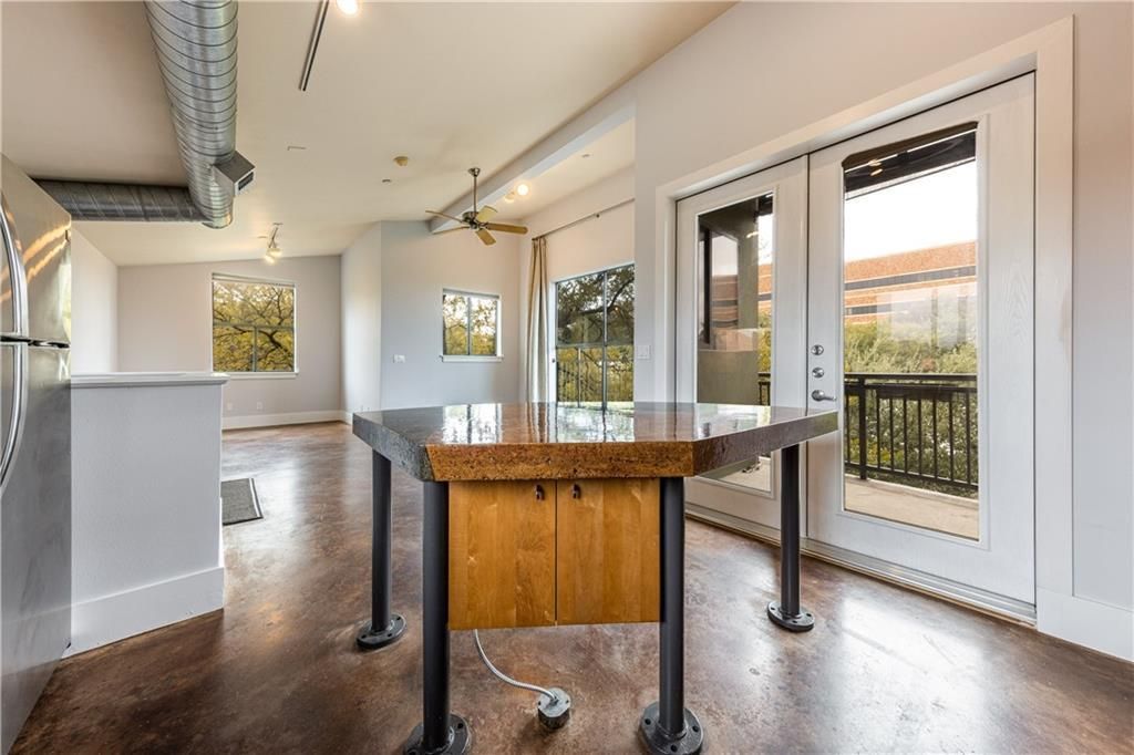 911 Keith LN 11, Austin, TX 78705