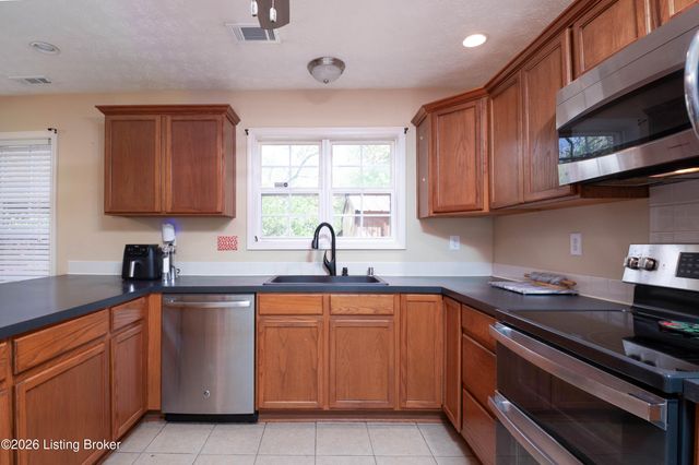 9807 Long Rifle Ln, Louisville, KY 40291