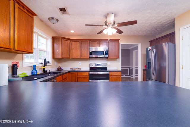 9807 Long Rifle Ln, Louisville, KY 40291