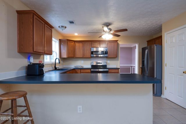 9807 Long Rifle Ln, Louisville, KY 40291