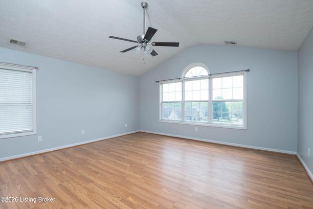 9807 Long Rifle Ln, Louisville, KY 40291