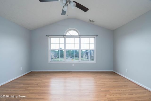 9807 Long Rifle Ln, Louisville, KY 40291