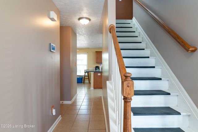 9807 Long Rifle Ln, Louisville, KY 40291