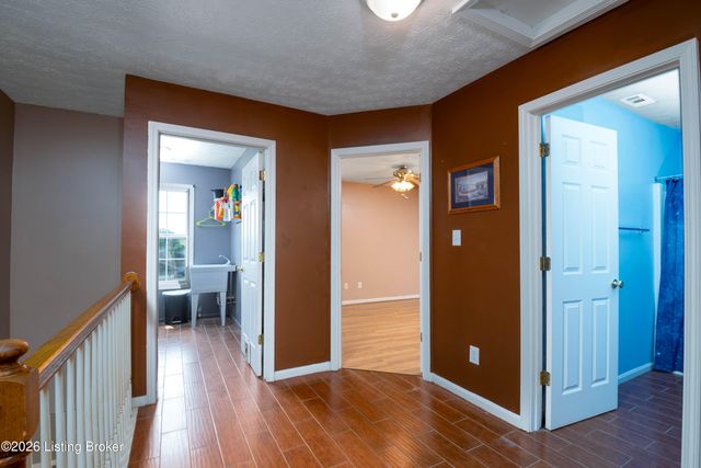 9807 Long Rifle Ln, Louisville, KY 40291