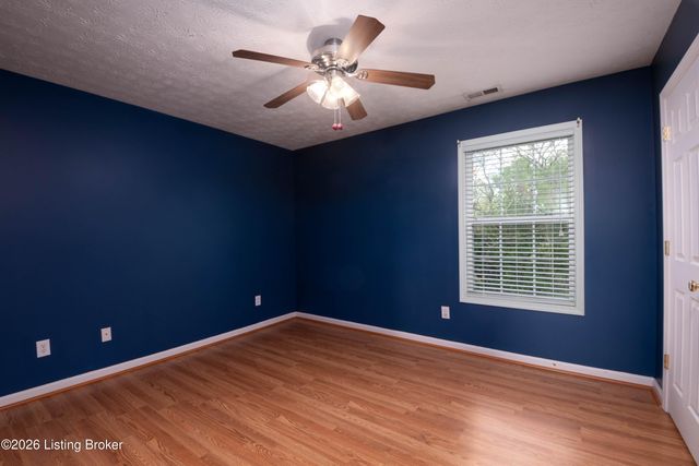 9807 Long Rifle Ln, Louisville, KY 40291