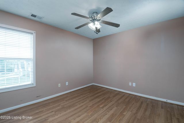 9807 Long Rifle Ln, Louisville, KY 40291