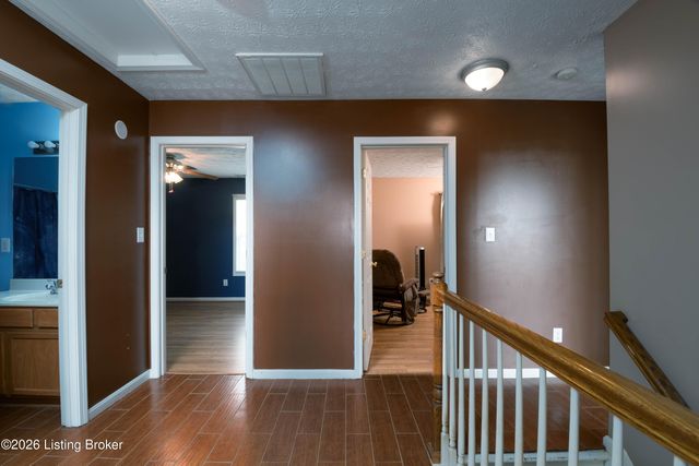 9807 Long Rifle Ln, Louisville, KY 40291