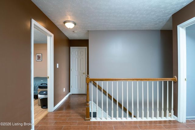 9807 Long Rifle Ln, Louisville, KY 40291