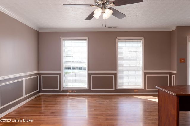 9807 Long Rifle Ln, Louisville, KY 40291