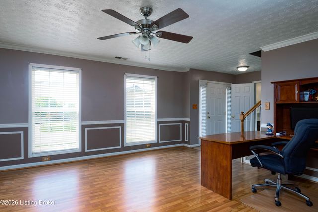 9807 Long Rifle Ln, Louisville, KY 40291
