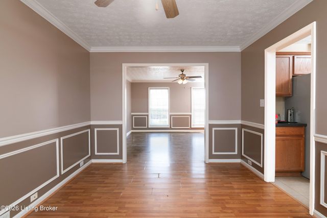 9807 Long Rifle Ln, Louisville, KY 40291