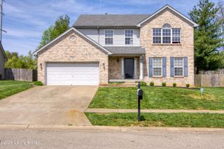 9807 Long Rifle Ln, Louisville, KY 40291