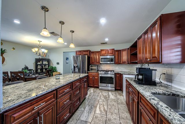 4626 Lakewood, San Antonio, TX 78220