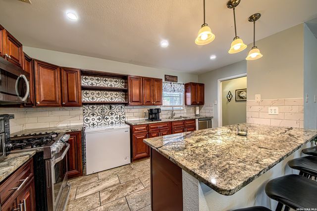 4626 Lakewood, San Antonio, TX 78220