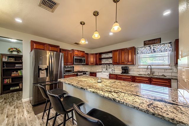 4626 Lakewood, San Antonio, TX 78220