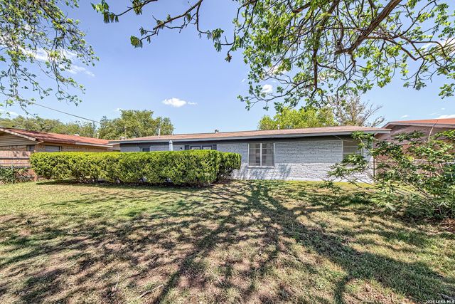 4626 Lakewood, San Antonio, TX 78220