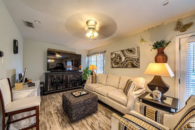 4626 Lakewood, San Antonio, TX 78220