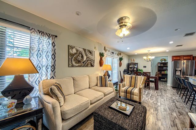 4626 Lakewood, San Antonio, TX 78220