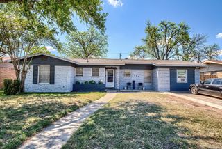 4626 Lakewood, San Antonio, TX 78220