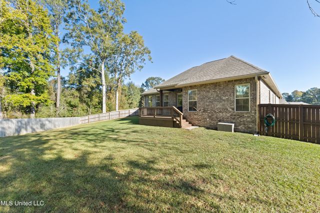 20 Barkis Drive, Hattiesburg, MS 39402