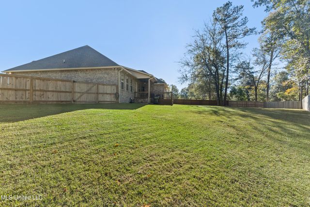 20 Barkis Drive, Hattiesburg, MS 39402