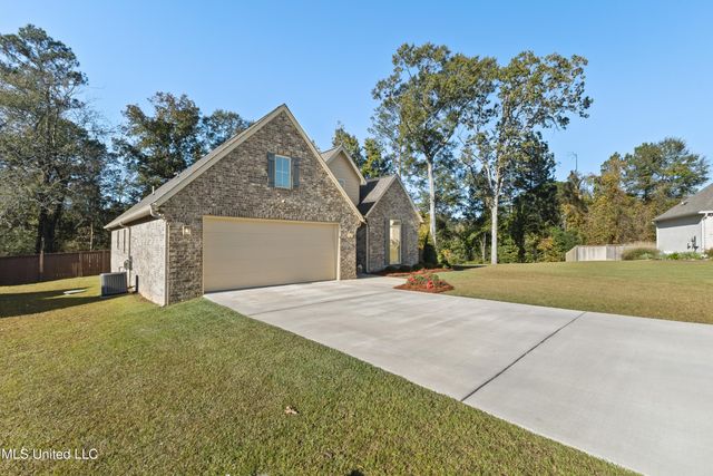 20 Barkis Drive, Hattiesburg, MS 39402