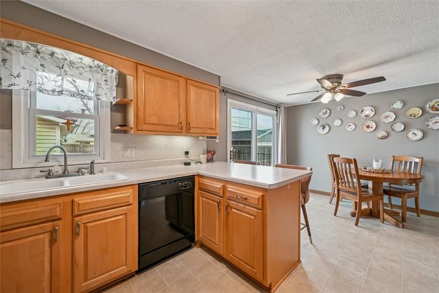 1032 Emmons Street, Hiawatha, IA 52233