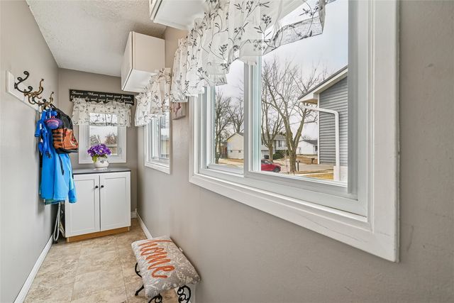 1032 Emmons Street, Hiawatha, IA 52233