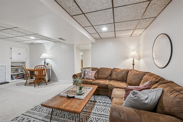 1032 Emmons Street, Hiawatha, IA 52233