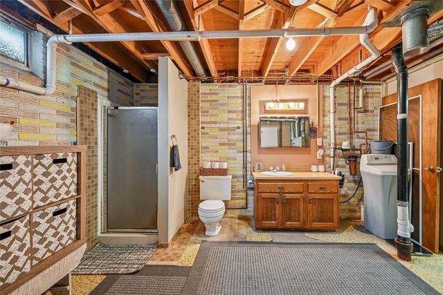 1032 Emmons Street, Hiawatha, IA 52233