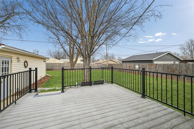 1032 Emmons Street, Hiawatha, IA 52233