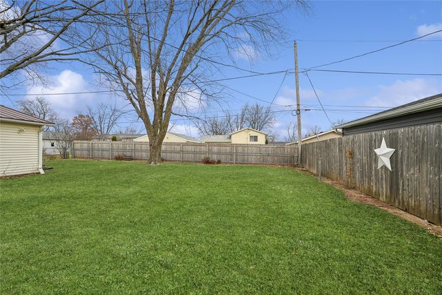 1032 Emmons Street, Hiawatha, IA 52233