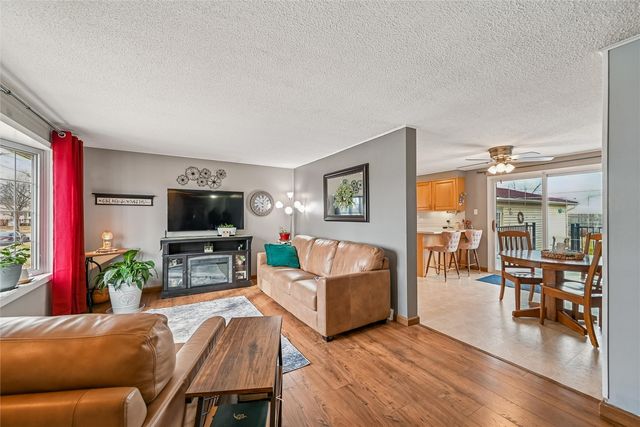 1032 Emmons Street, Hiawatha, IA 52233