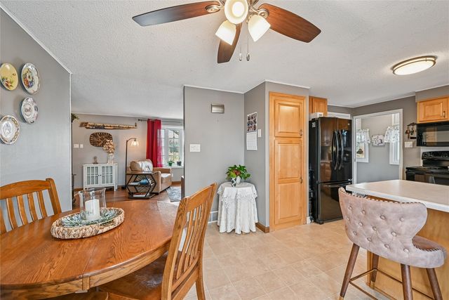 1032 Emmons Street, Hiawatha, IA 52233