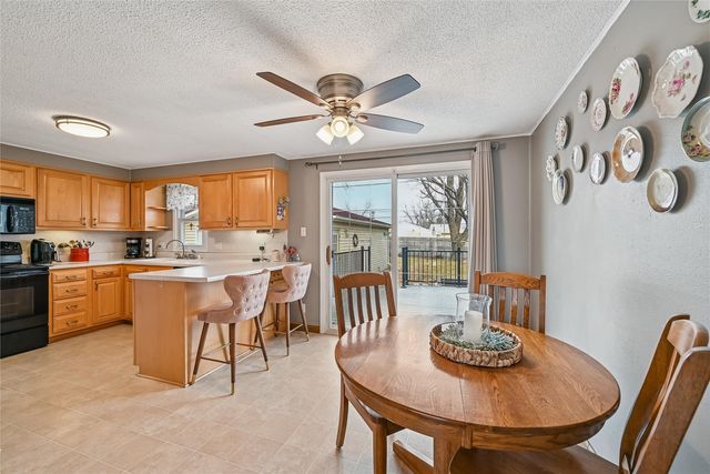 1032 Emmons Street, Hiawatha, IA 52233