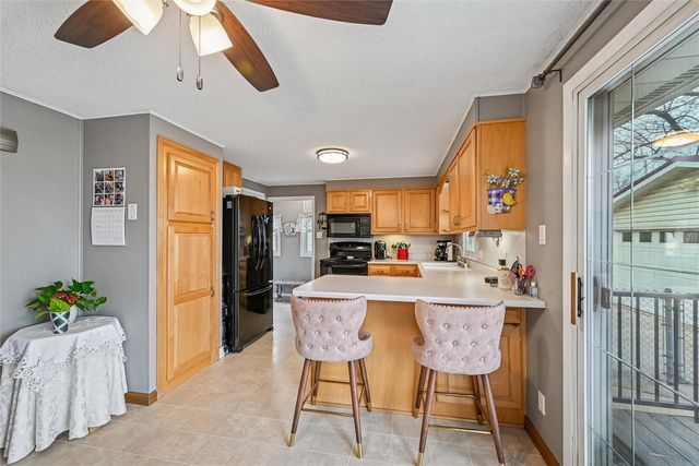 1032 Emmons Street, Hiawatha, IA 52233