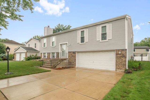 1260 Waterbury Lane, Roselle, IL 60172