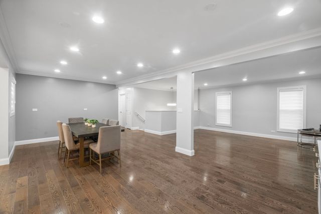 1260 Waterbury Lane, Roselle, IL 60172