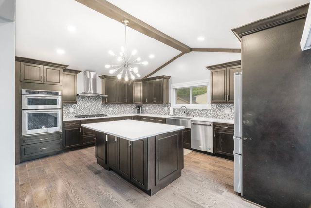 1260 Waterbury Lane, Roselle, IL 60172