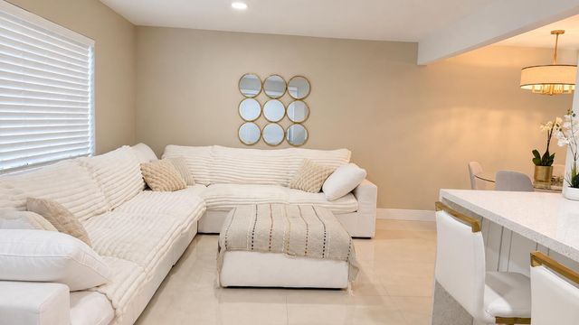 1811 N HIATUS Road 0, Pembroke Pines, FL 33026