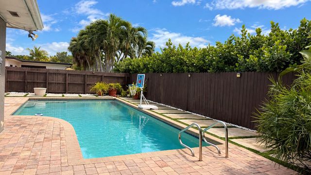 1811 N HIATUS Road 0, Pembroke Pines, FL 33026