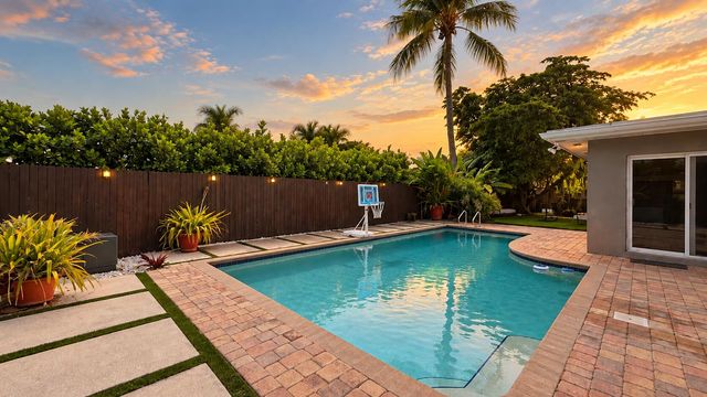 1811 N HIATUS Road 0, Pembroke Pines, FL 33026