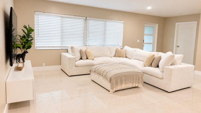 1811 N HIATUS Road 0, Pembroke Pines, FL 33026
