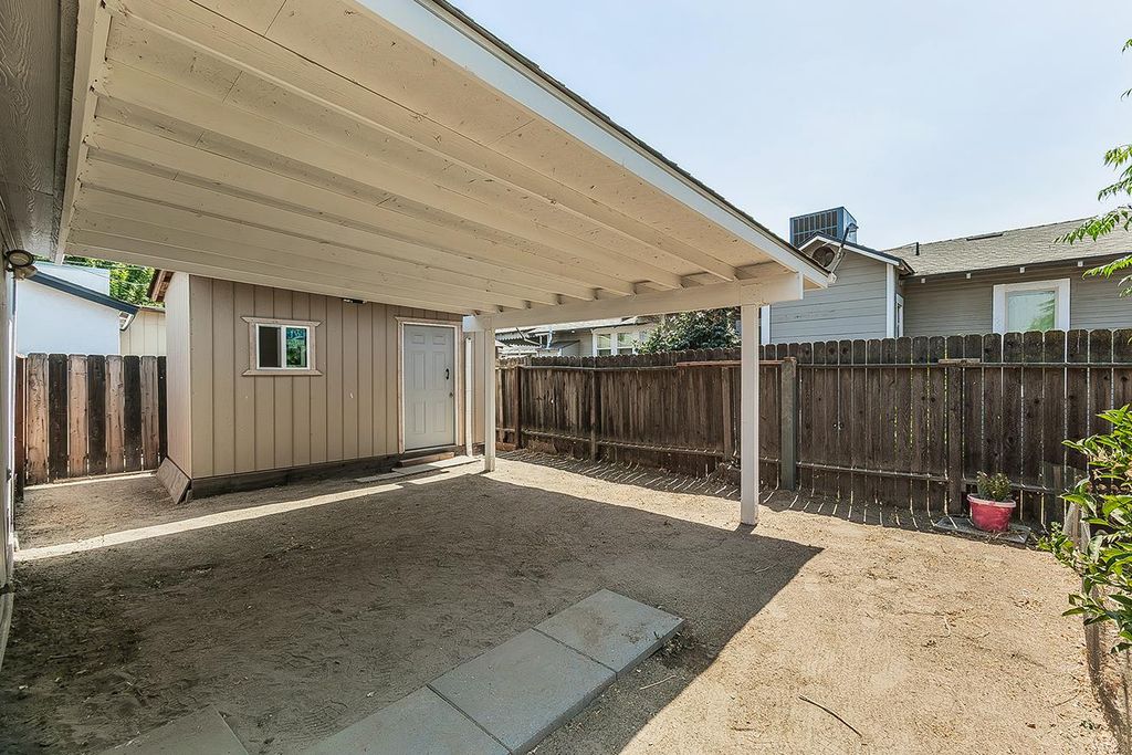 Image 18 of property listing at 1517 Stillman Street, Selma, CA 93662