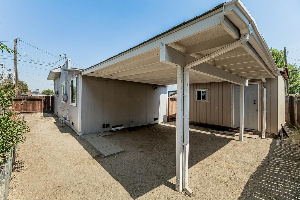 Image 19 of property listing at 1517 Stillman Street, Selma, CA 93662