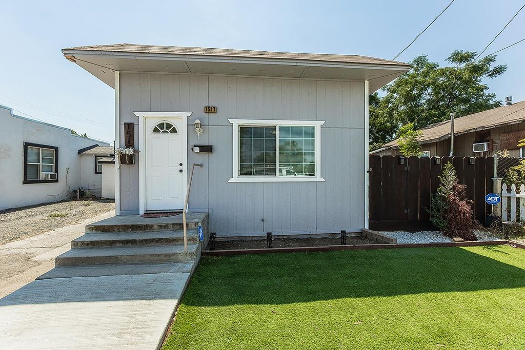 Image 2 of property listing at 1517 Stillman Street, Selma, CA 93662