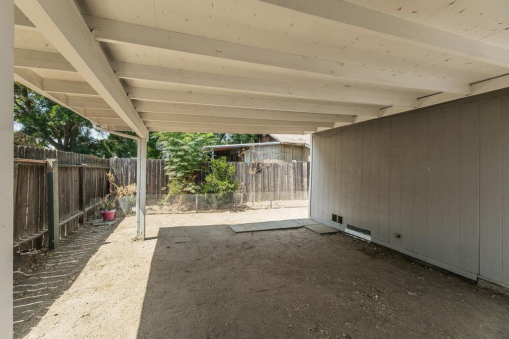 Image 21 of property listing at 1517 Stillman Street, Selma, CA 93662